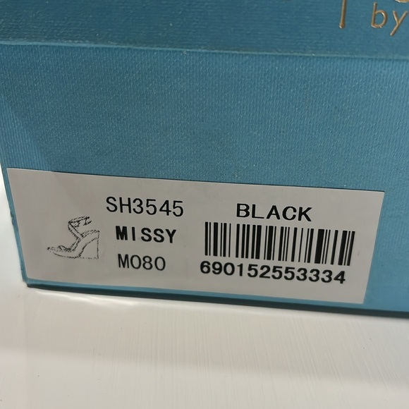 Exchange by Charles David like new wedges size 8 - Picture 3 of 5